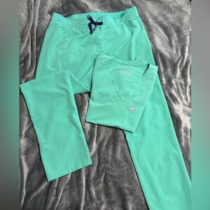 Figs Women's Scrub Set in Surgical Green XL/XL Tall with Navy Drawstring